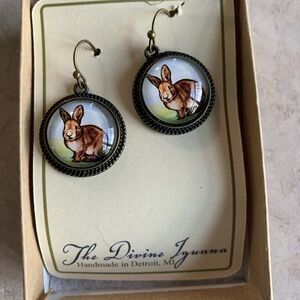 Adorable bunny earrings ; new,never worn